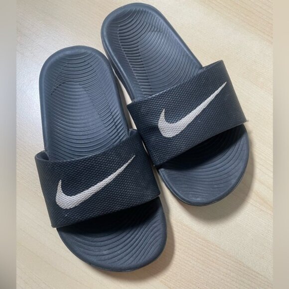 Nike 12C Boys Kids Black Slide Sandals Summer Lightweight Footwear 12 Little Kid - Picture 1 of 5